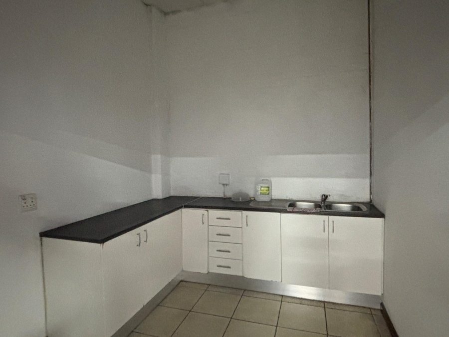 To Let commercial Property for Rent in Paarden Eiland Western Cape